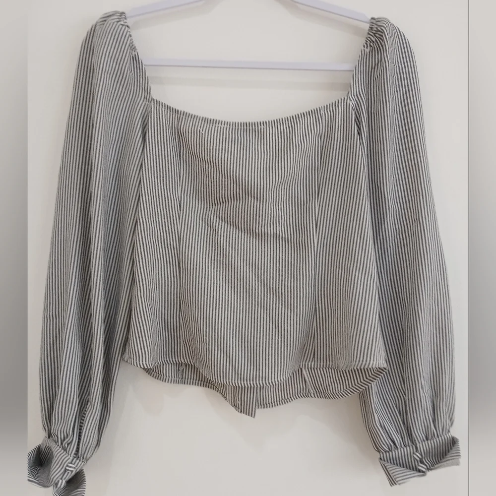 THURSDAYS and every other day" PinstripedStriped Black and White  Blouse SZ Med - Picture 5 of 16